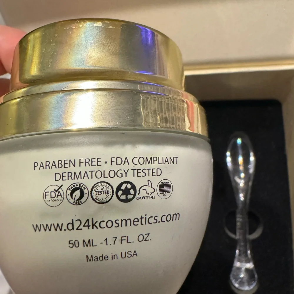 New in box 24k Ultimate Collagen Mask